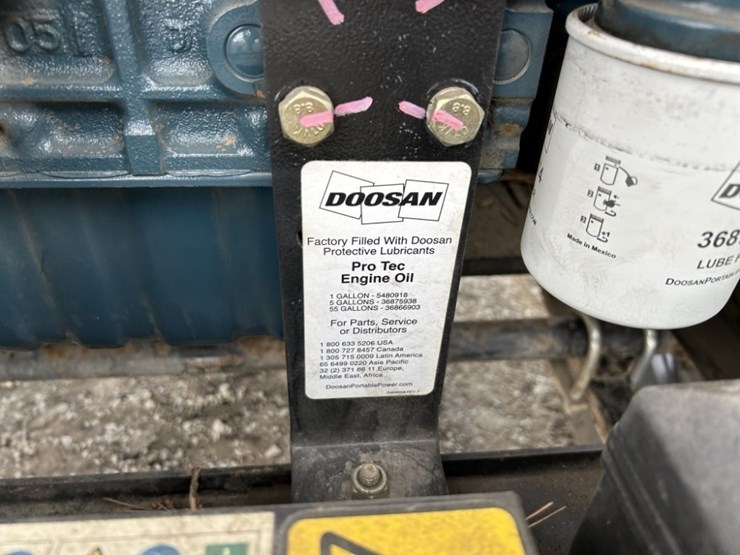 2021-doosan-6kw-towable-light-tower-image-20