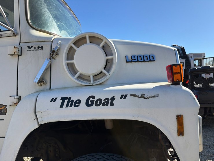 ford-l9000-image-80