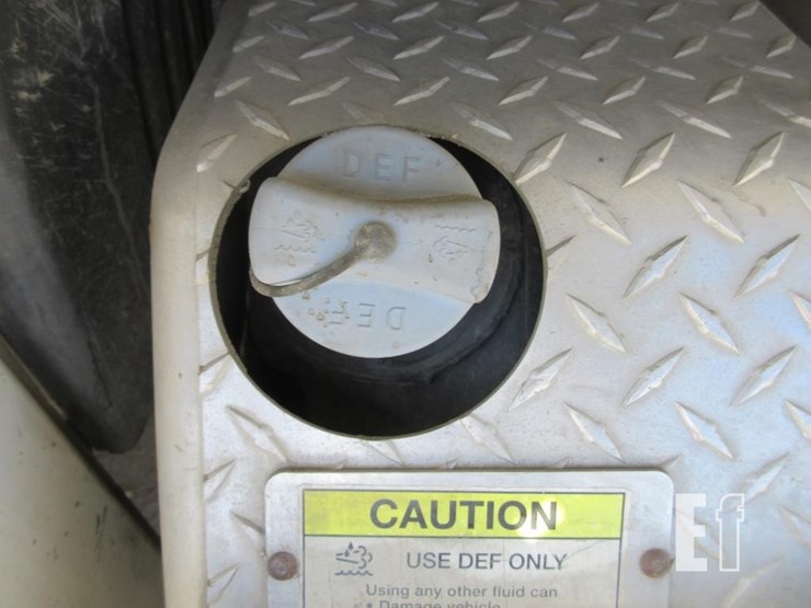 2013-freightliner-cascadia-125-image-27