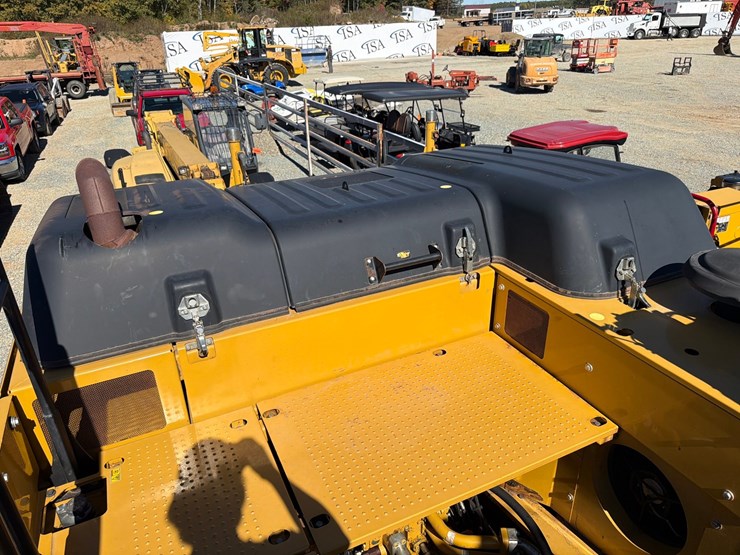 2013-caterpillar-c9-image-39