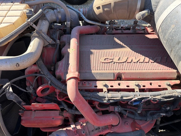 2019-peterbilt-367-image-78