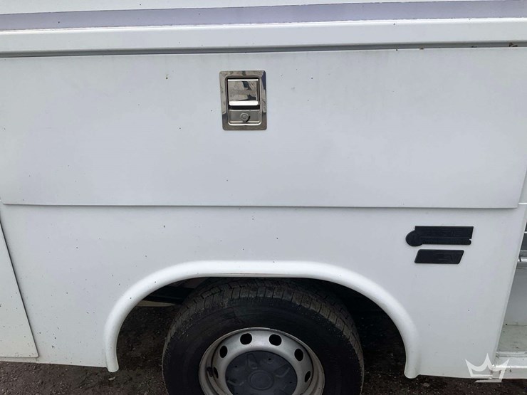 2015-ford-transit-image-25