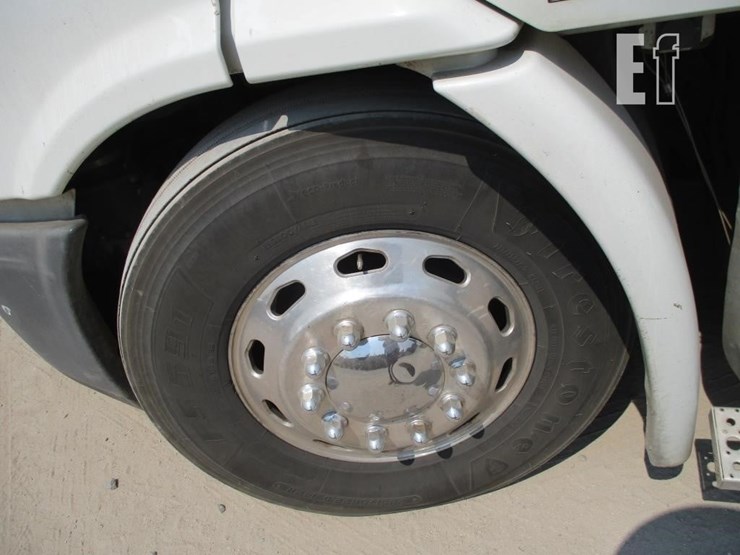 2012-freightliner-cascadia-113-image-22