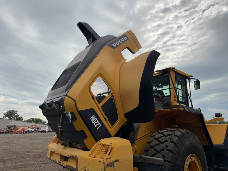 2015-volvo-l220h-image-23