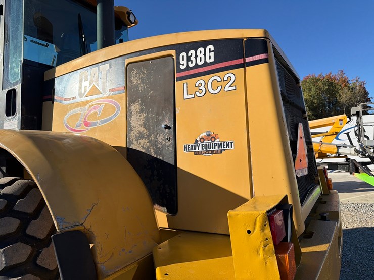caterpillar-938g-image-27