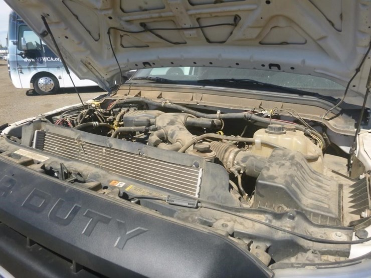 2011-ford-f550-image-15