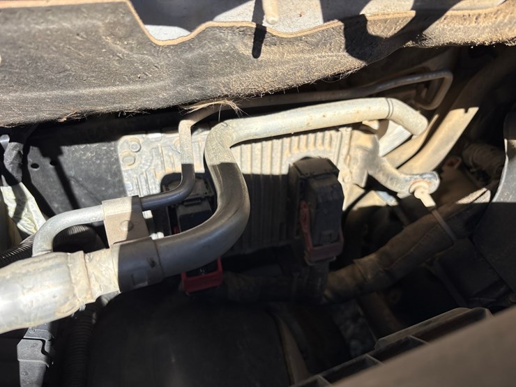 2019-ram-1500-classic-image-38