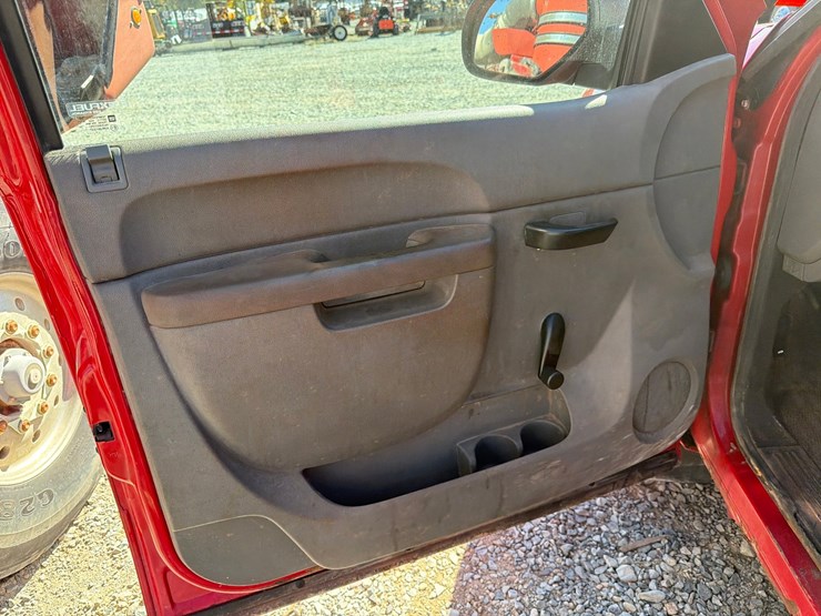 2013-chevrolet-1500-image-52