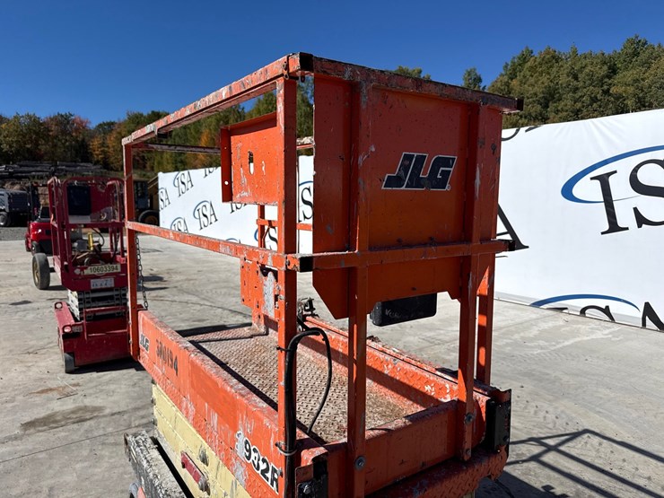2017-jlg-1932r-image-12