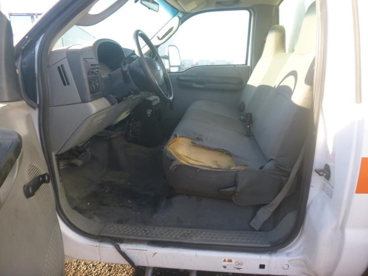 2005-ford-f450-image-13