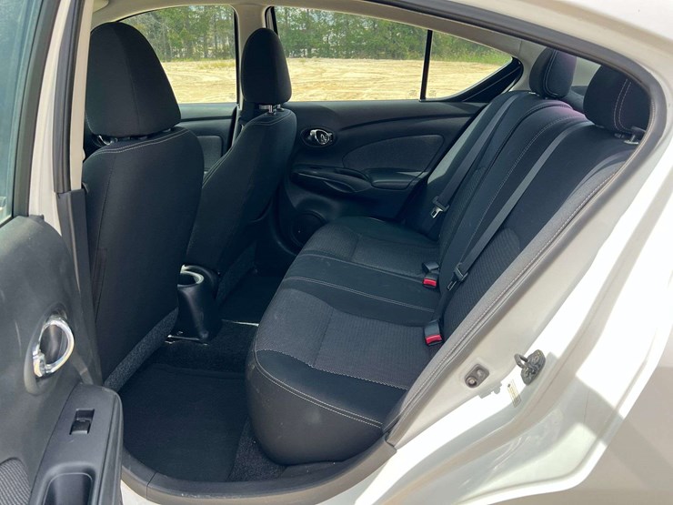 2014-nissan-versa-4-door-sedan-(38,174-miles)-image-15