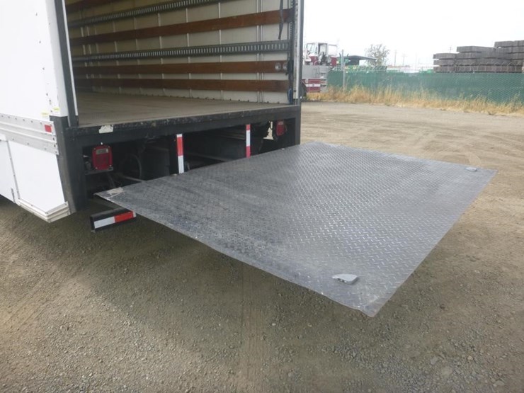 2016-ford-f650-xlt-image-8