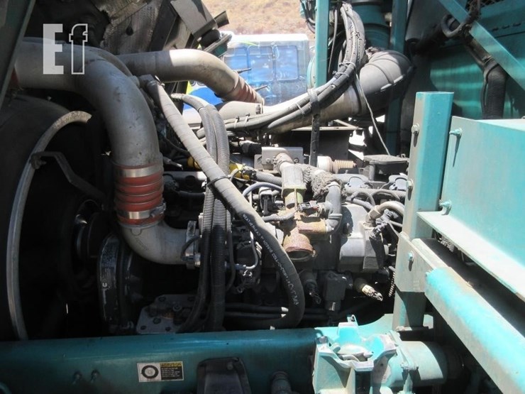 2009-peterbilt-320-image-6