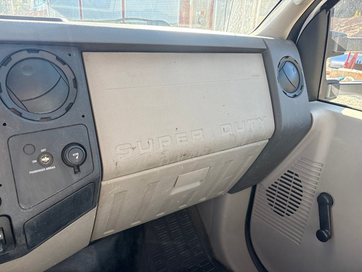 2008-ford-f550-image-74