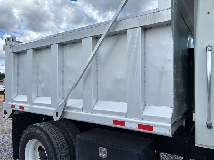 2009-international-durastar-4400-image-13