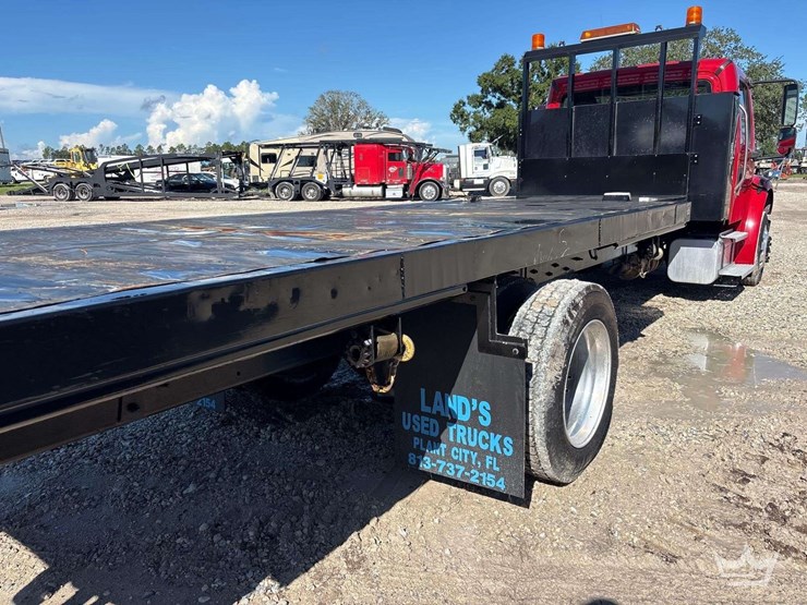 2018-freightliner-m2-106-image-22