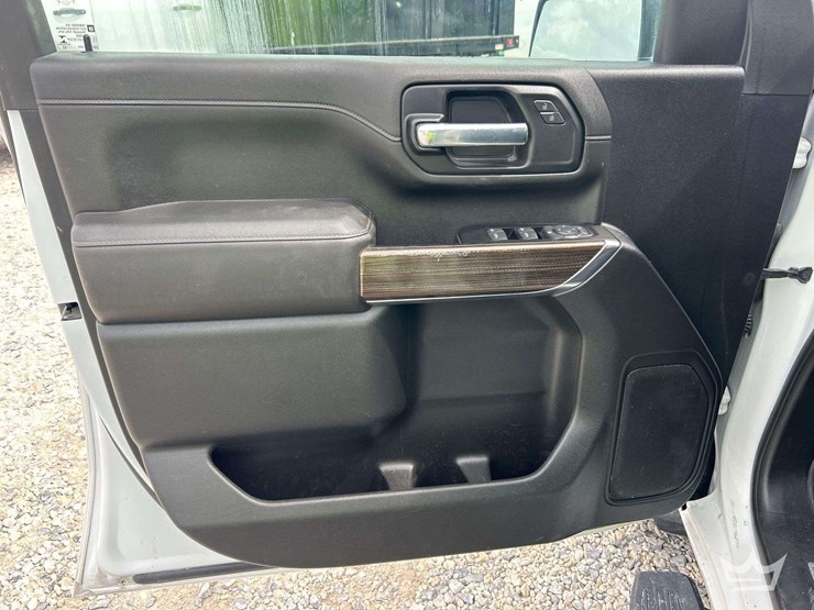 2022-chevrolet-silverado-2500-image-11