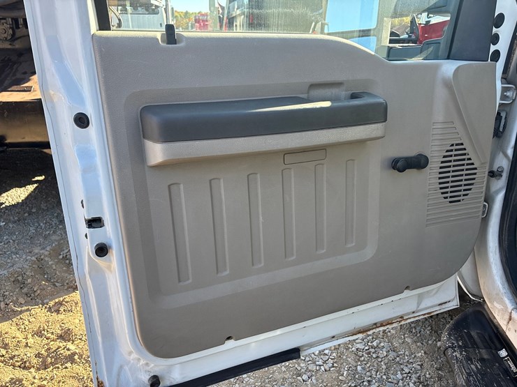 2008-ford-f550-image-63