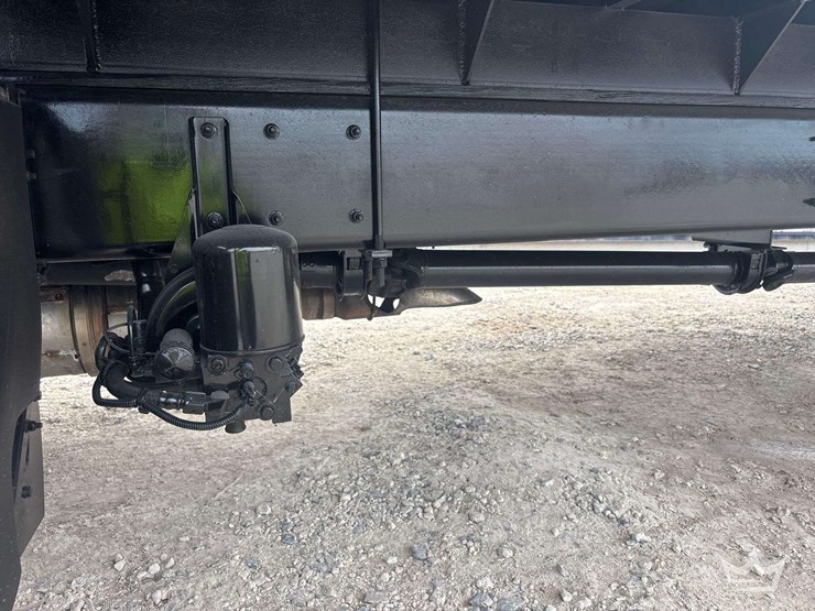 2019-peterbilt-330-image-29
