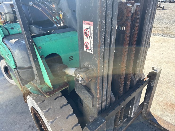 mitsubishi-fg30n-image-16