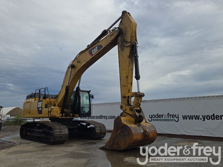 2020-caterpillar-352-image-7