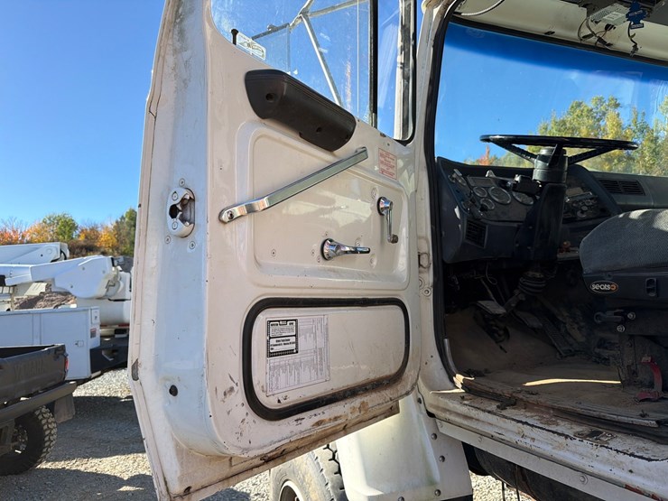 ford-l9000-image-98