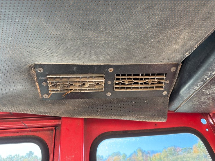 massey-ferguson-1135-image-45