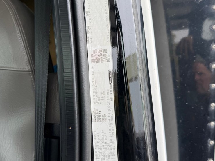 2010-freightliner-m2-106-image-79