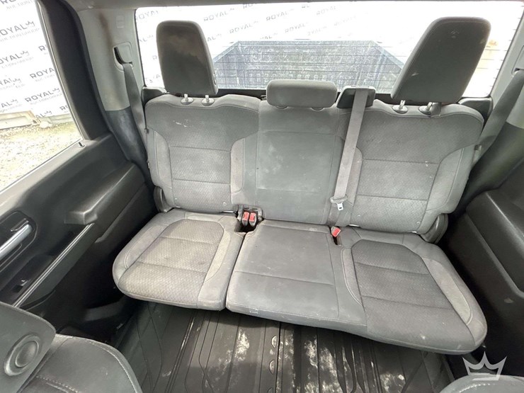 2022-chevrolet-silverado-2500-image-21