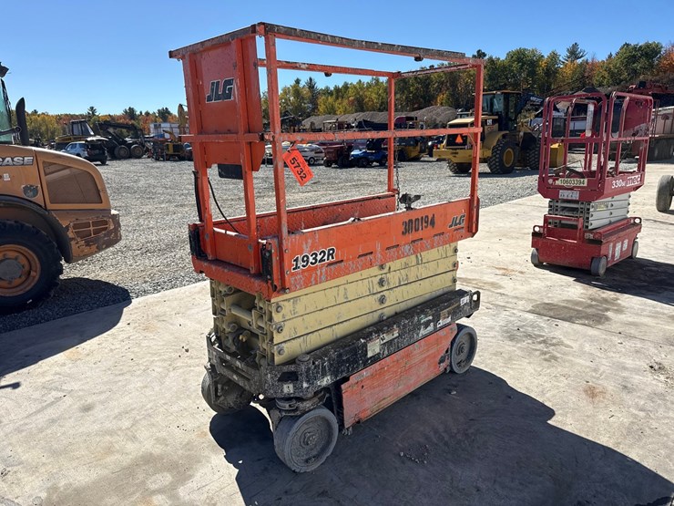 2017-jlg-1932r-image-5