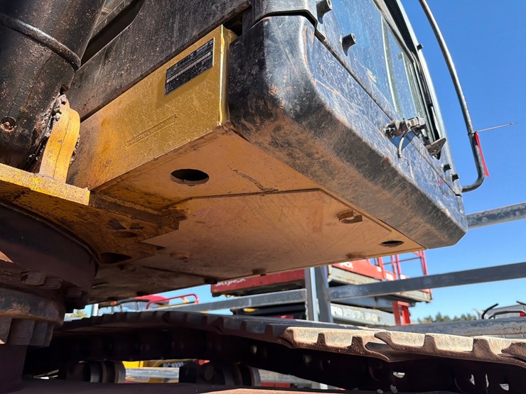 2013-caterpillar-c9-image-32