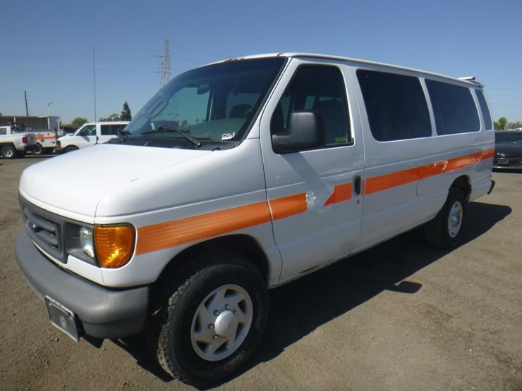 2007-ford-econoline-350-image-1