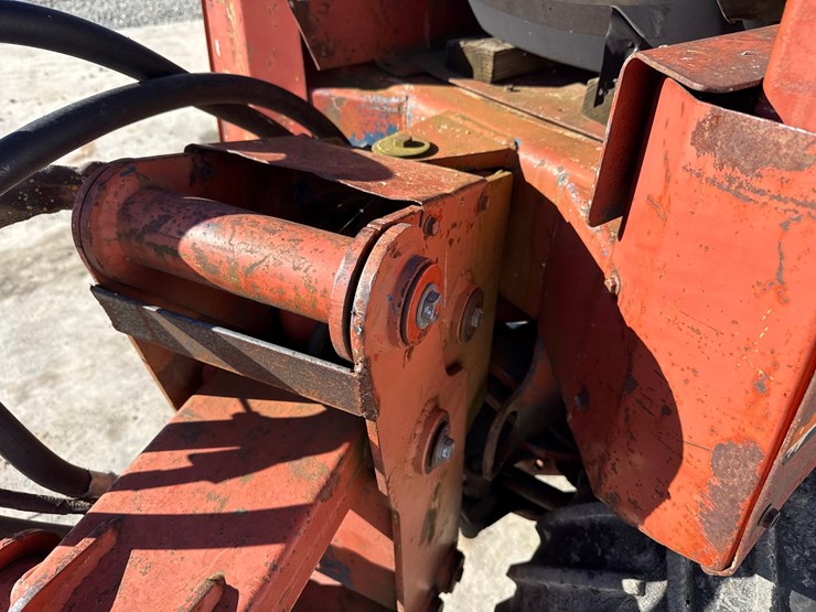 ditch-witch-350sx-image-39