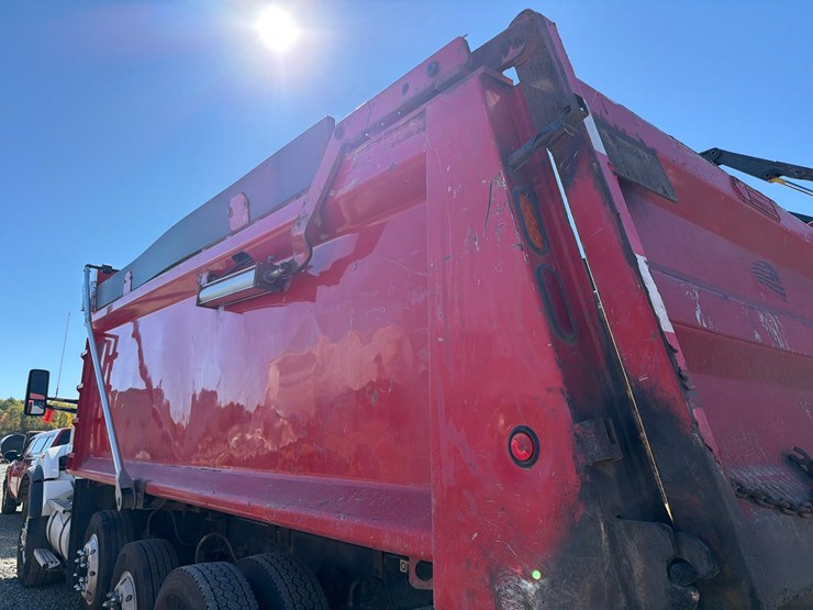 2016-kenworth-t880-image-26