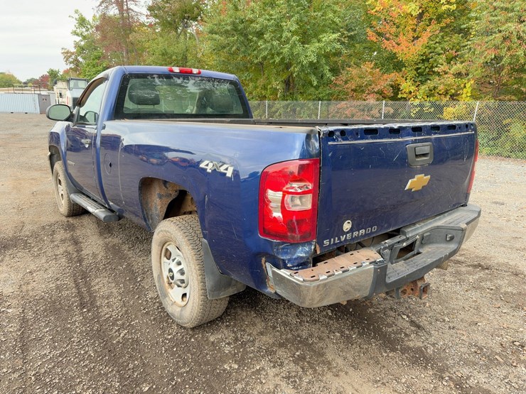 2013-chevrolet-silverado-2500hd-image-3
