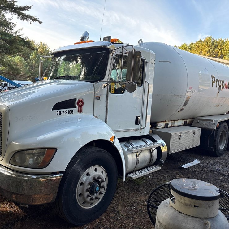 2013 KENWORTH T370