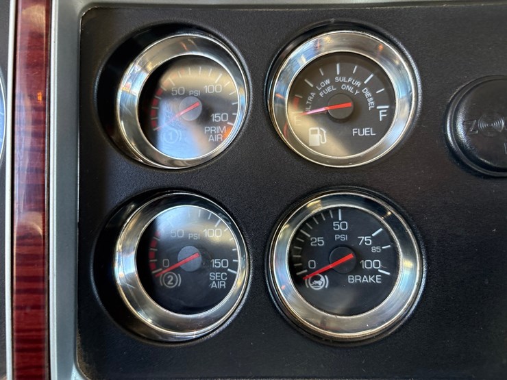 2009-kenworth-t800-image-94