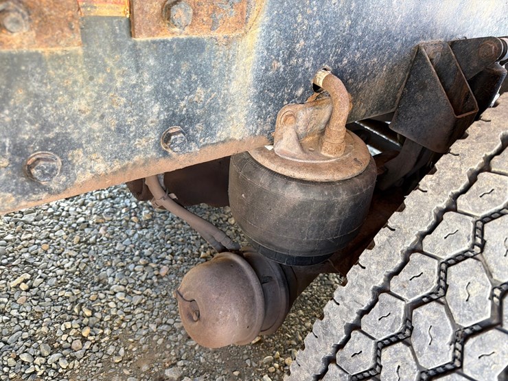2016-kenworth-t880-image-22