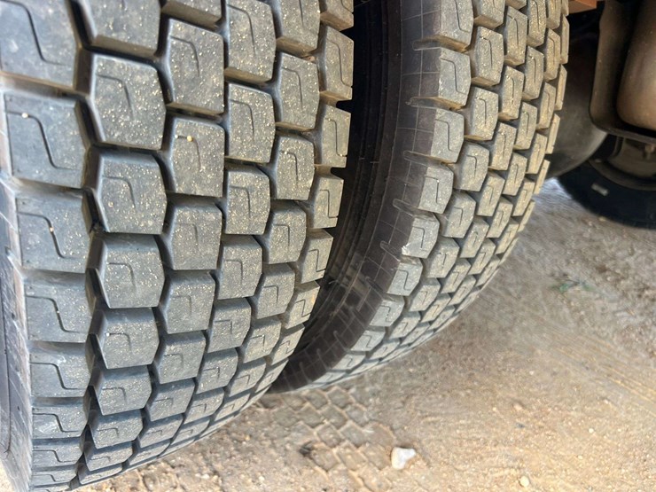 2015-ford-f550-image-40