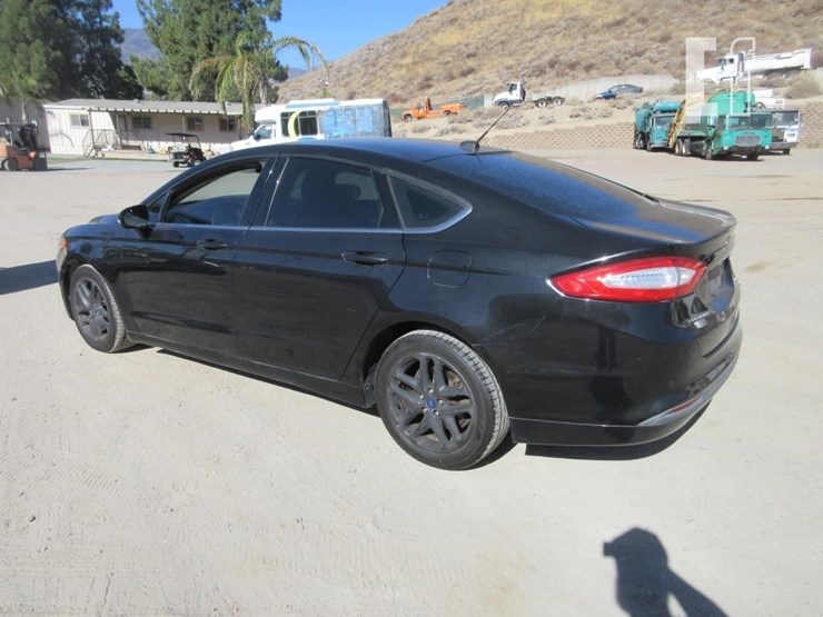 2015-ford-fusion-image-4