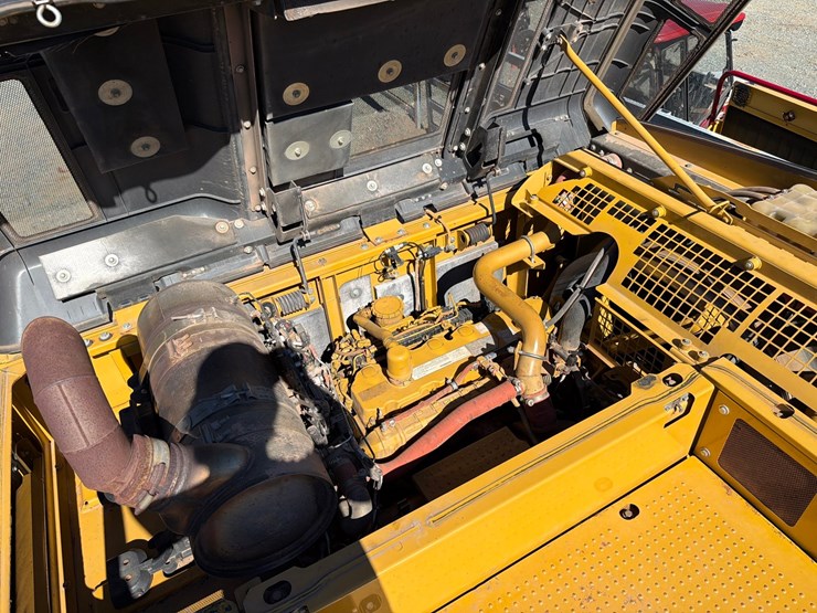 2013-caterpillar-c9-image-51