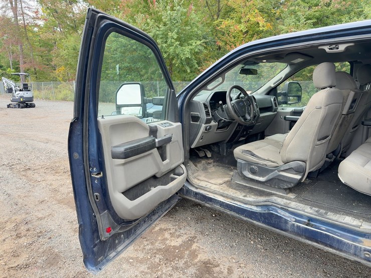 2019-ford-f150-xlt-image-17