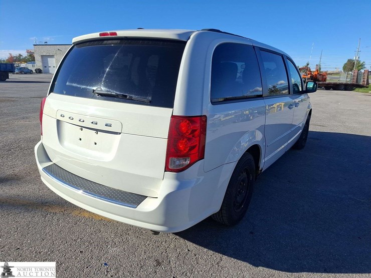 2012-dodge-grand-caravan-image-5