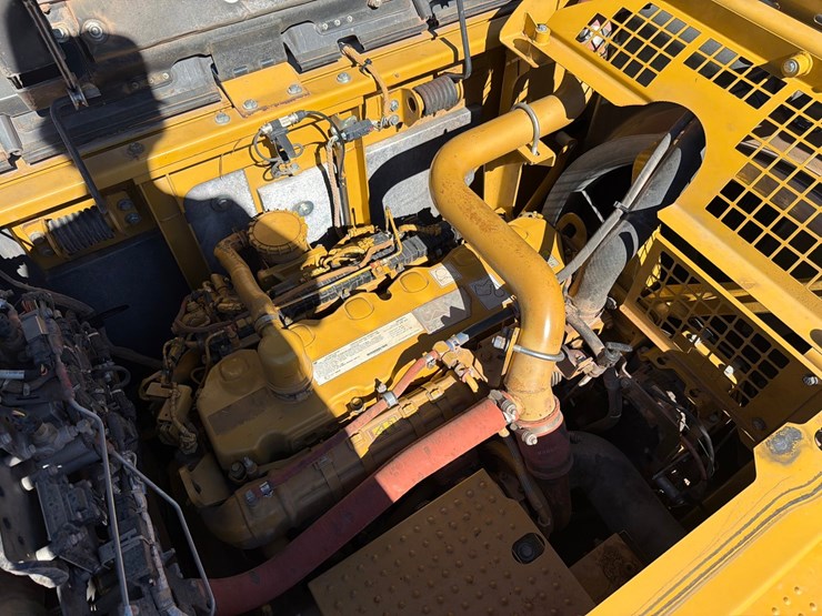 2013-caterpillar-c9-image-53
