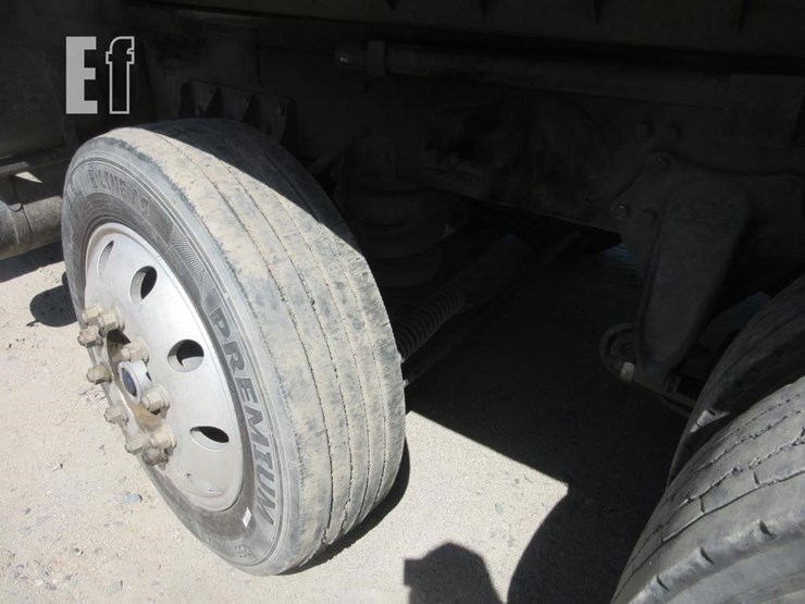 2013-freightliner-cascadia-125-image-21