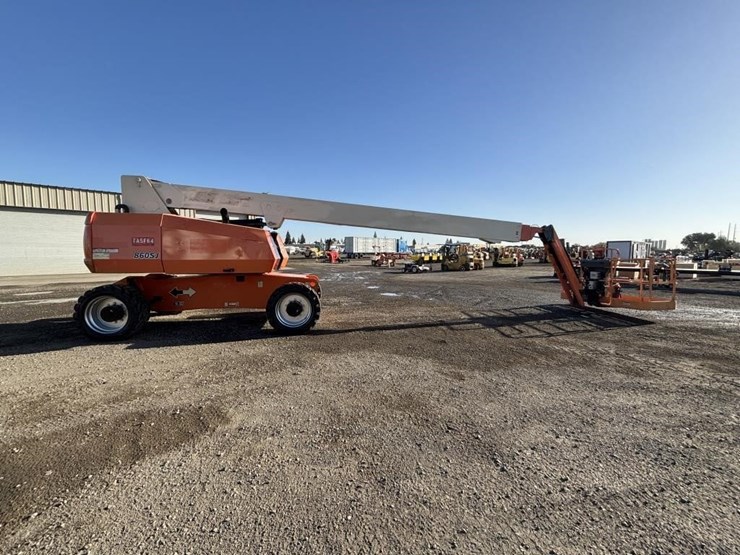 2013-jlg-860sj-image-7