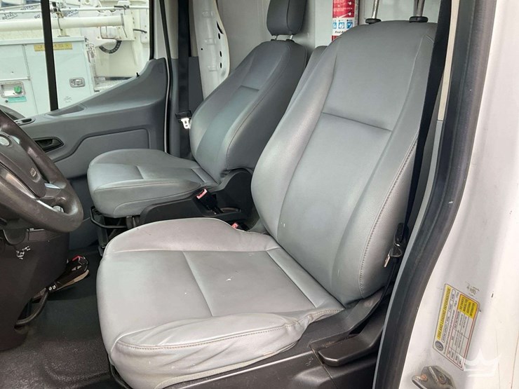 2015-ford-transit-image-12