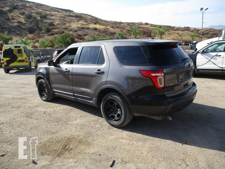 2015-ford-explorer-image-4