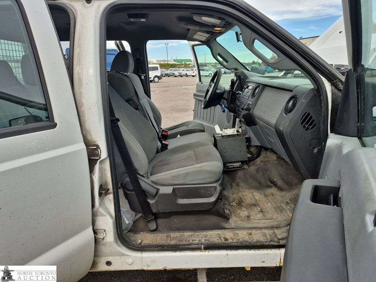2014-ford-f350-image-23