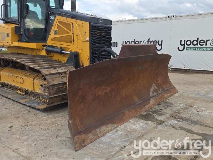 2021-deere-750l-lgp-image-23